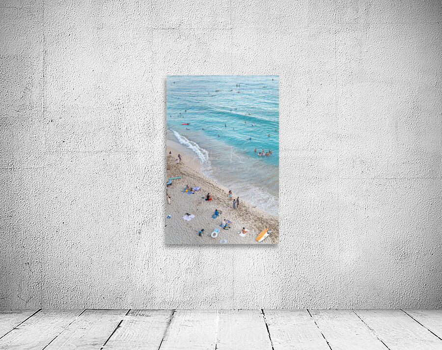 Waikiki Beach 6 by Andrea Bruns